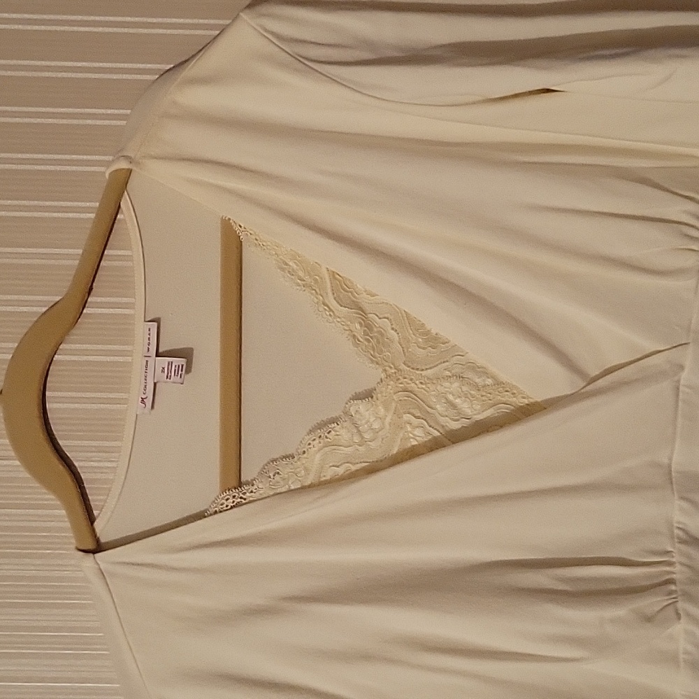 Top- new- not worn, no tags